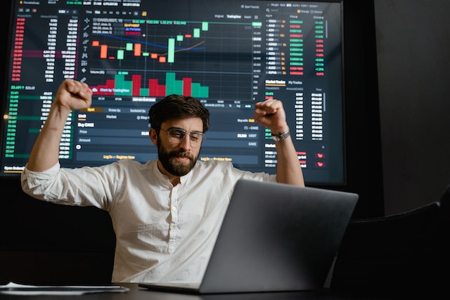 Investment Banking Analysts Get 6 Weeks of Training in Financial Modeling, Valuation, and Dealmaking